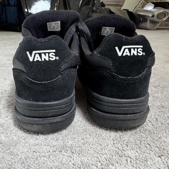 Vans Upland Sneaker - Men's 9.5M Black - Picture 4 of 5
